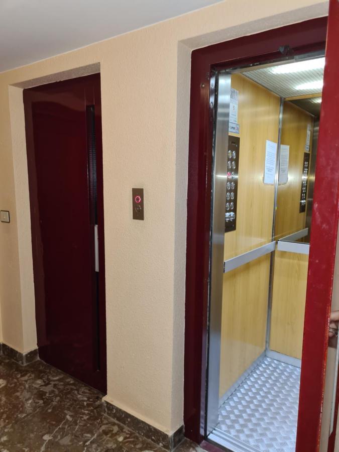 Dos Torres Tauriel - Espacioso Apartamento Con Impresionantes Vistas Y Garaje Privado Saragoça Exterior foto